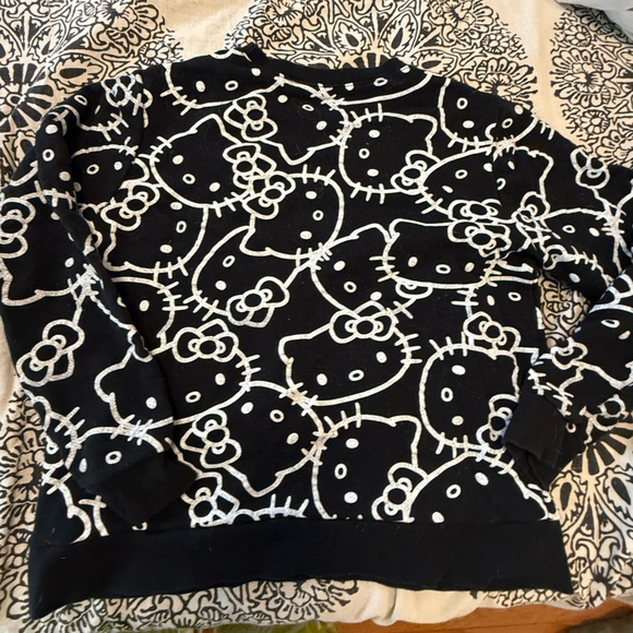Hello Kitty Black and White Sweater - Picture 1 of 7